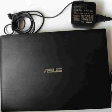 華碩ASUSPU301L筆記型電腦(黑色，電池無法充電，有時會自動開機...