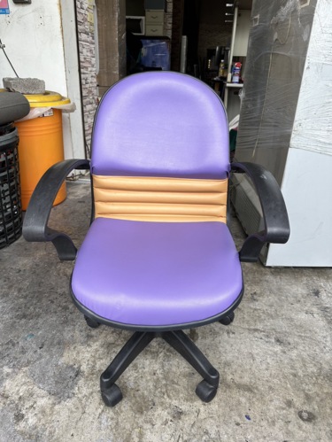 香榭二手家具*紫色皮革升降扶手辦公椅-電腦椅-活動椅-書桌椅-業務椅-...