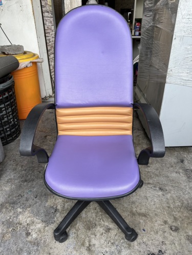香榭二手家具*紫色皮革升降 扶手高背辦公椅-電腦椅-活動椅-書桌椅-業務椅-開會椅-電競椅-油壓椅-主管椅-麻將椅